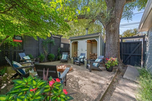 305 N Ridgeland Avenue, Oak Park, IL 60302