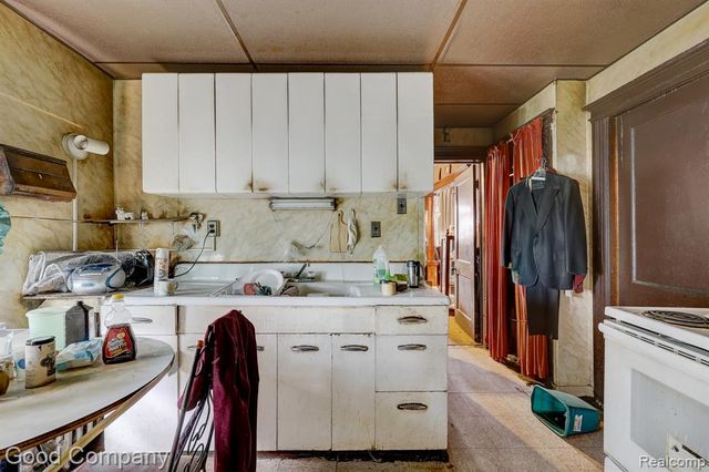 2244 Lamothe Street, Detroit, MI 48206