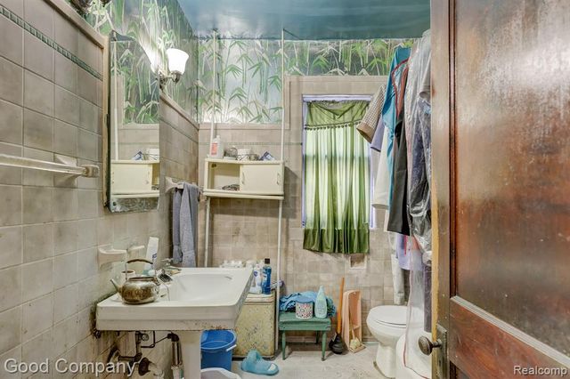 2244 Lamothe Street, Detroit, MI 48206