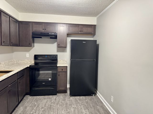 425 Alma Ln Apt D, Clarksville, TN 37043