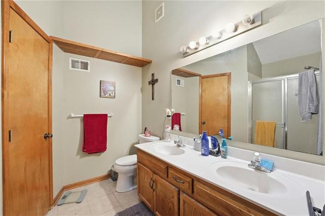 7024 N Mercier Court, Kansas City, MO 64118