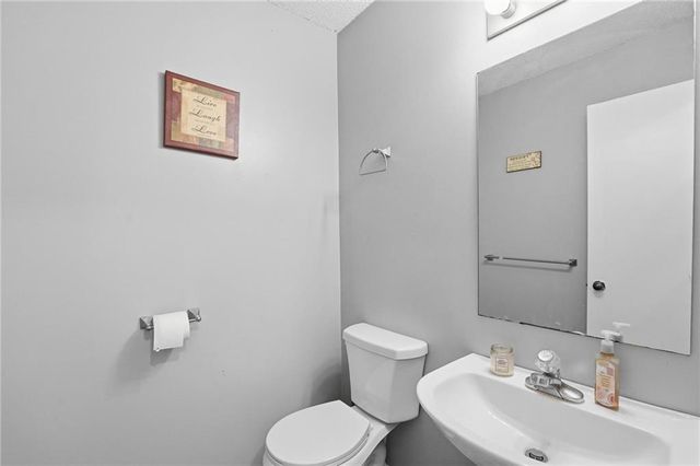 7024 N Mercier Court, Kansas City, MO 64118