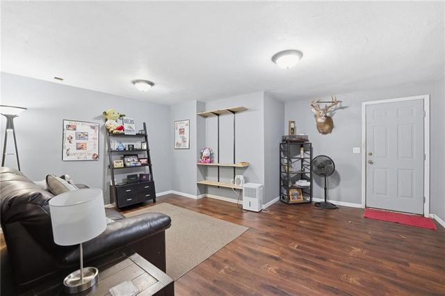 7024 N Mercier Court, Kansas City, MO 64118