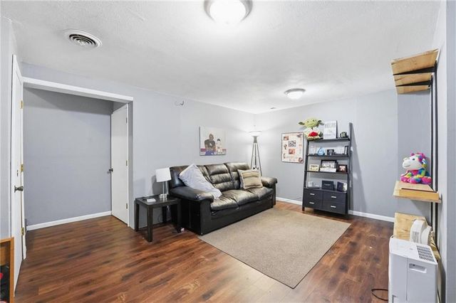 7024 N Mercier Court, Kansas City, MO 64118