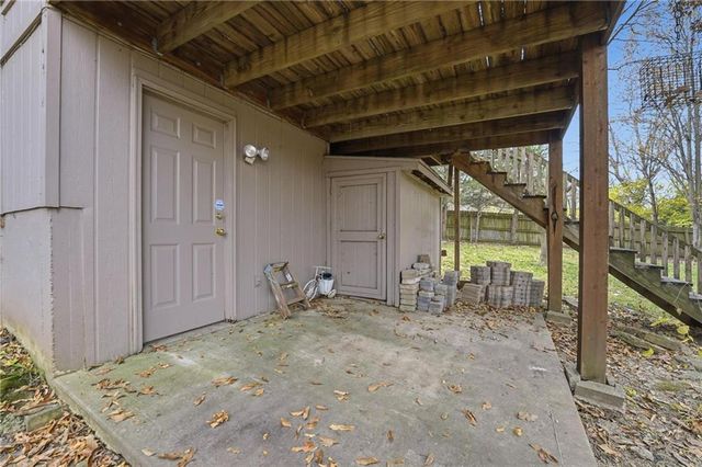 7024 N Mercier Court, Kansas City, MO 64118