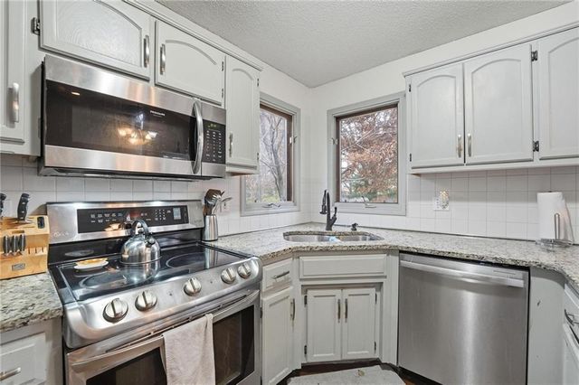 7024 N Mercier Court, Kansas City, MO 64118