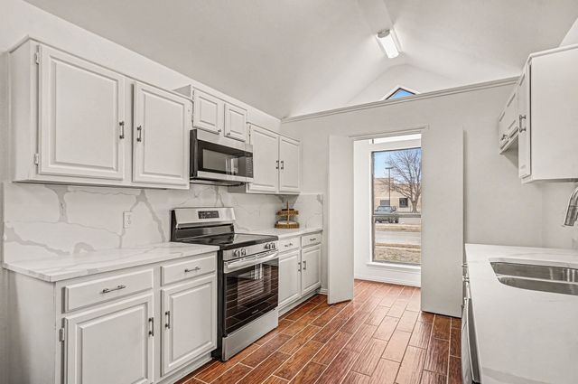 2008 Greenview Drive A, Carrollton, TX 75010