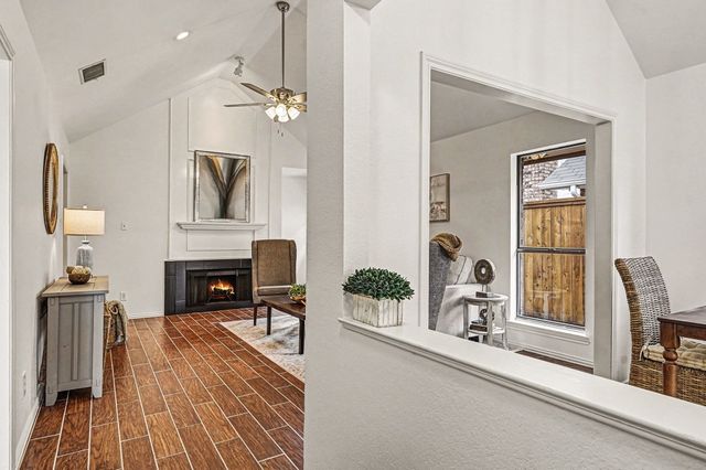 2008 Greenview Drive A, Carrollton, TX 75010