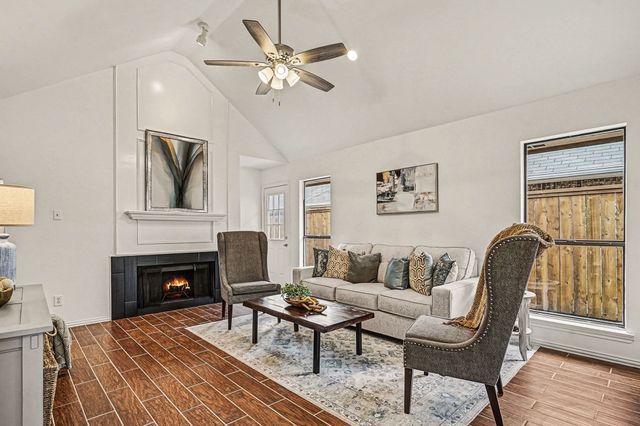 2008 Greenview Drive A, Carrollton, TX 75010