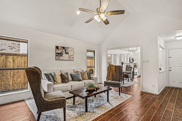 2008 Greenview Drive A, Carrollton, TX 75010