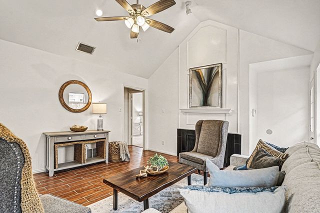 2008 Greenview Drive A, Carrollton, TX 75010