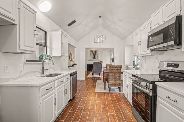 2008 Greenview Drive A, Carrollton, TX 75010