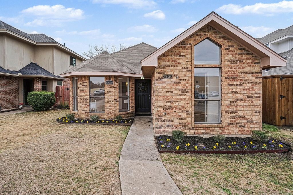 2008 Greenview Drive A, Carrollton, TX 75010
