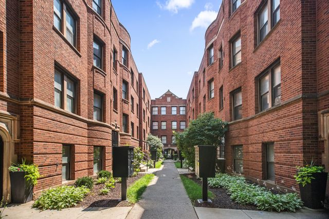 4527 S Drexel Boulevard 1W, Chicago, IL 60653