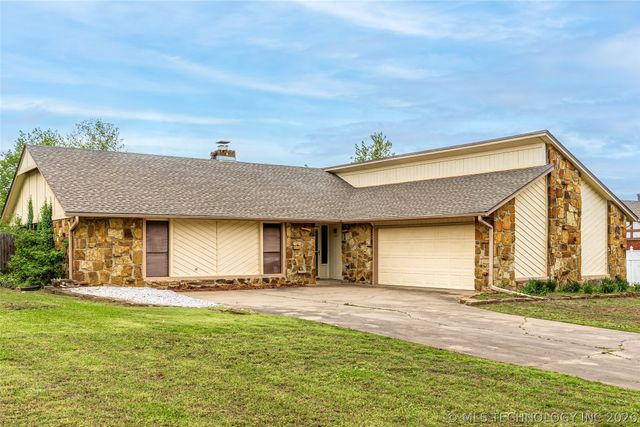 1022 N Miller Drive, Claremore, OK 74017