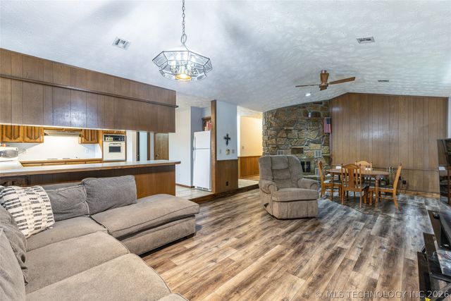 1022 N Miller Drive, Claremore, OK 74017
