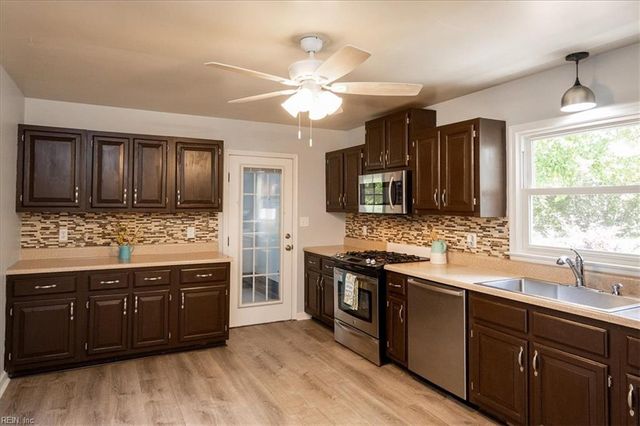 7395 Nelson DR, Gloucester, VA 23061