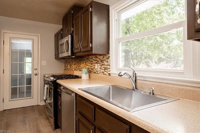 7395 Nelson DR, Gloucester, VA 23061