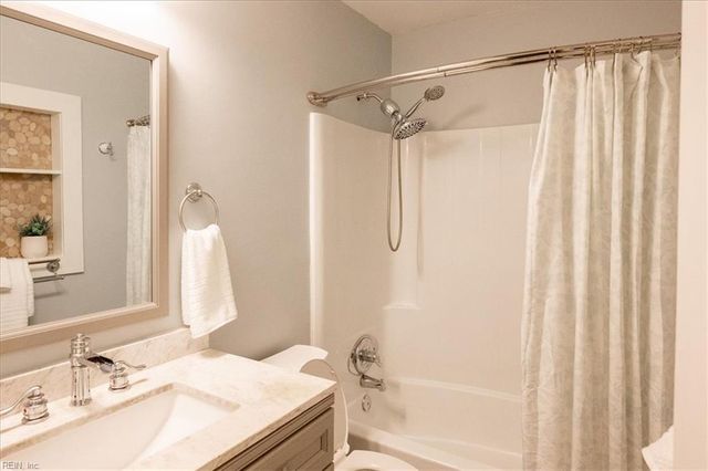 7395 Nelson DR, Gloucester, VA 23061