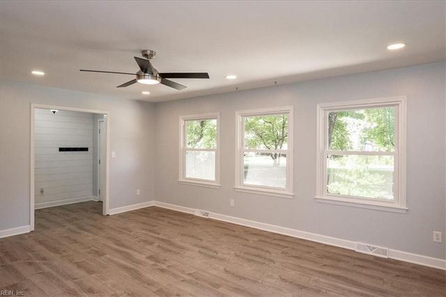 7395 Nelson DR, Gloucester, VA 23061