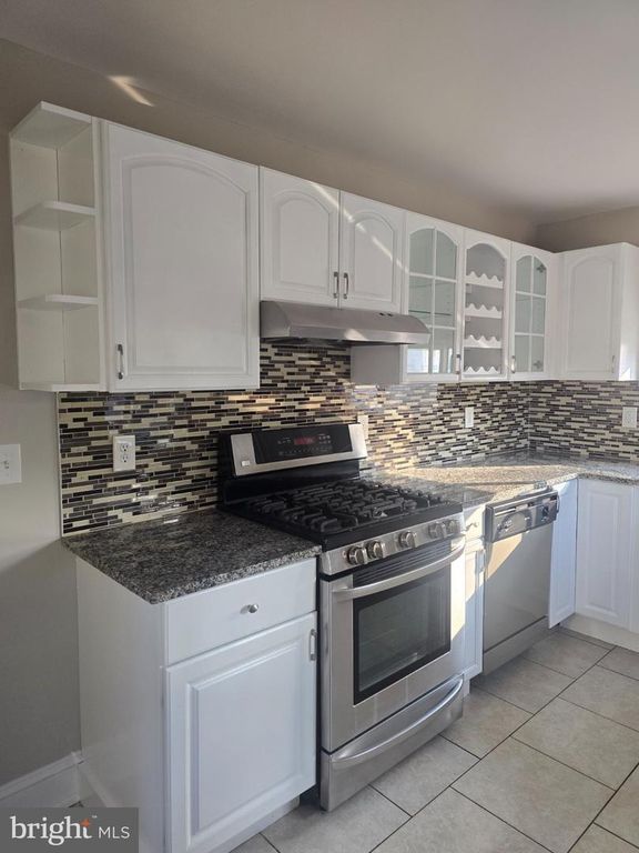 28 N WELLS AVE, GLENOLDEN, PA 19036 — photo 2