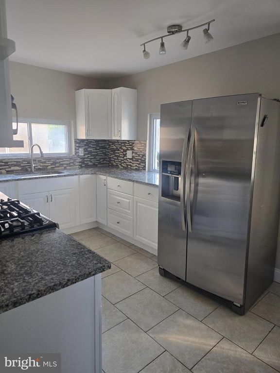 28 N WELLS AVE, GLENOLDEN, PA 19036 — photo 5