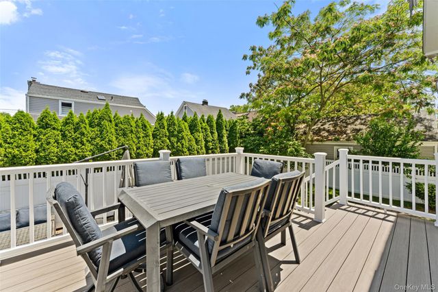 78 Bradley Road, Scarsdale, NY 10583