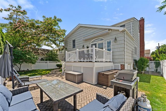 78 Bradley Road, Scarsdale, NY 10583