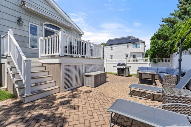 78 Bradley Road, Scarsdale, NY 10583