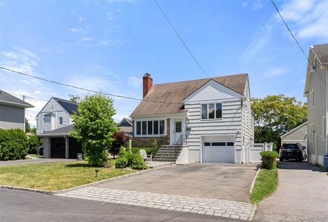 78 Bradley Road, Scarsdale, NY 10583