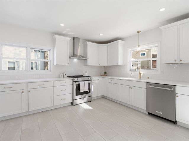 47 Hale St, Leominster, MA 01453