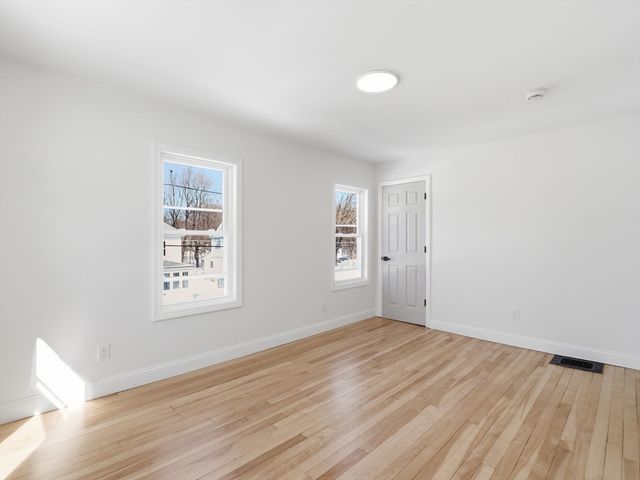 47 Hale St, Leominster, MA 01453