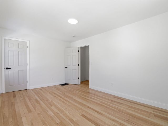 47 Hale St, Leominster, MA 01453
