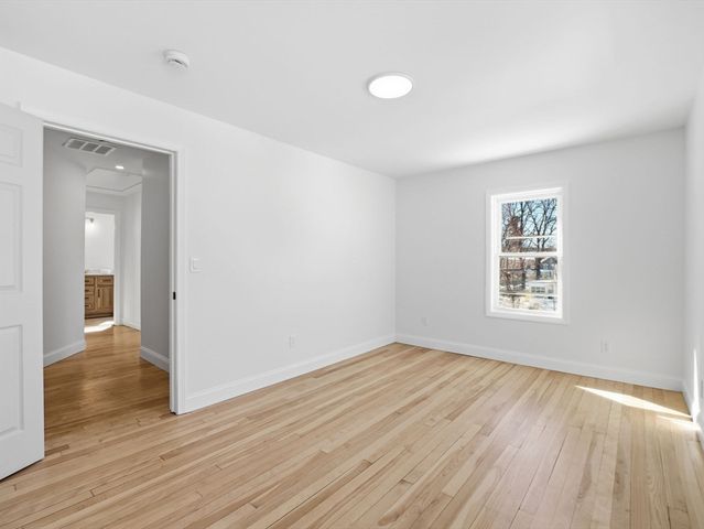 47 Hale St, Leominster, MA 01453