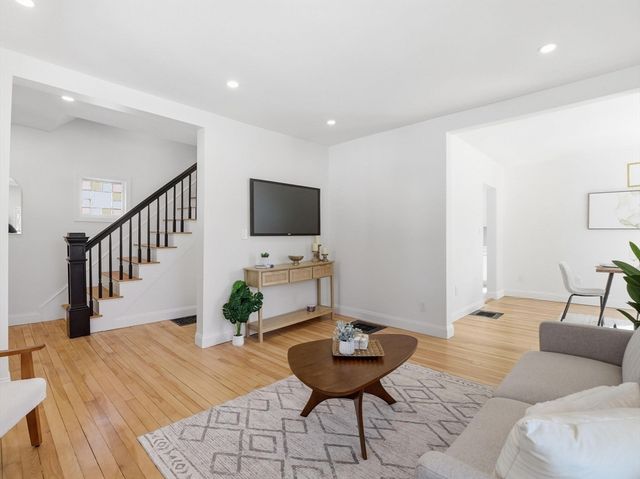 47 Hale St, Leominster, MA 01453