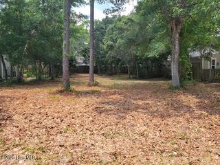 105 NE 22nd Street, Oak Island, NC 28465