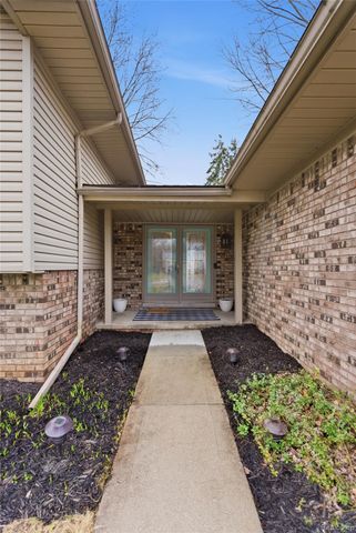 3438 Harmony Drive, Troy, MI 48083