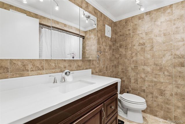 3438 Harmony Drive, Troy, MI 48083