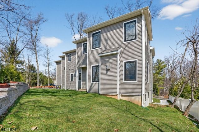 1345 Overhill St, Westfield Town, NJ 07090