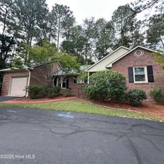 3 Saint James Circle, Southern Pines, NC 28387
