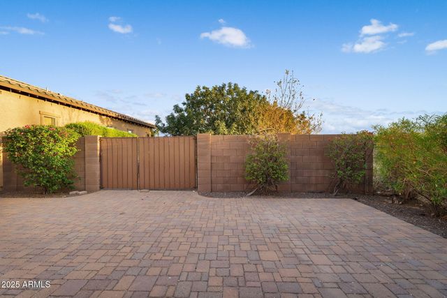 8691 W QUESTA Drive, Peoria, AZ 85383