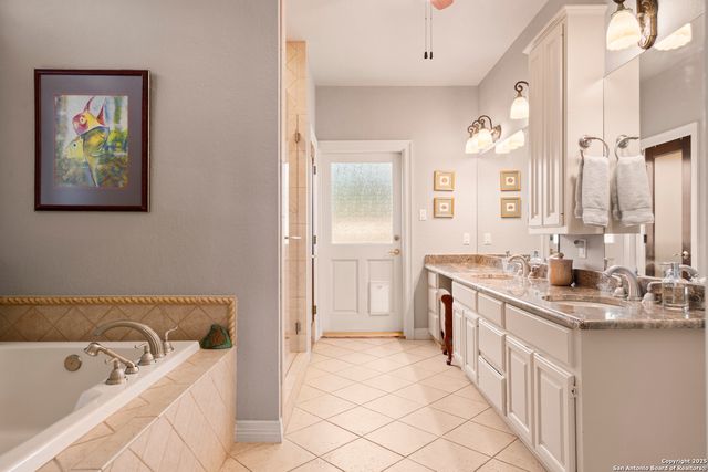 5229 Hupedo Ranch, Spicewood, TX 78669