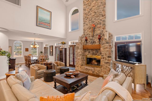 5229 Hupedo Ranch, Spicewood, TX 78669