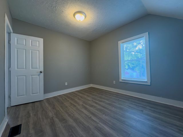 1120 E Kossuth Street, Columbus, OH 43206