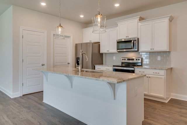 2528 Elmcroft Ave, Murfreesboro, TN 37128