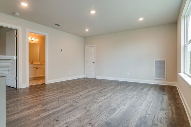 2528 Elmcroft Ave, Murfreesboro, TN 37128