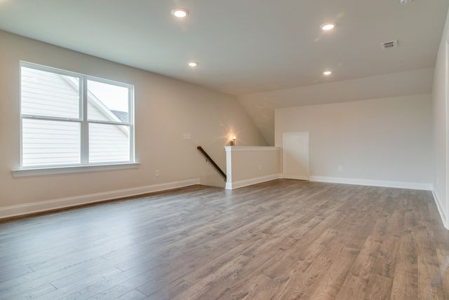 2528 Elmcroft Ave, Murfreesboro, TN 37128