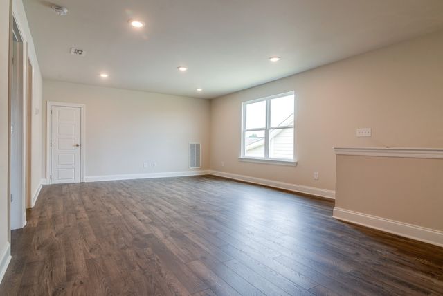 2528 Elmcroft Ave, Murfreesboro, TN 37128