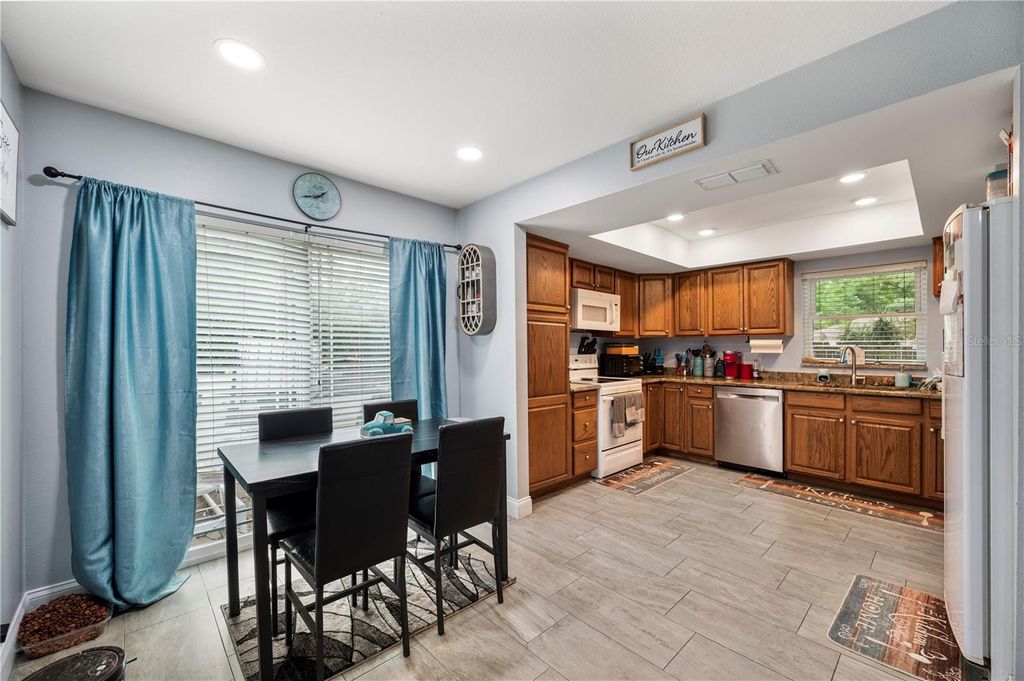 Image 18 of property listing at 1123 KNIGHTS PLACE, Lakeland, FL 33813