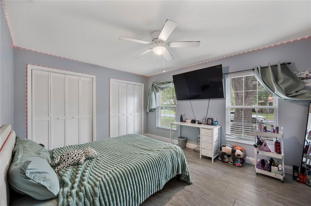 Image 29 of property listing at 1123 KNIGHTS PLACE, Lakeland, FL 33813